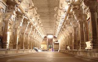 Madurai temple,Meenakshi Amman temple,Meenakshi Amman temple,Madurai temple,Madurai temple pillars two side 